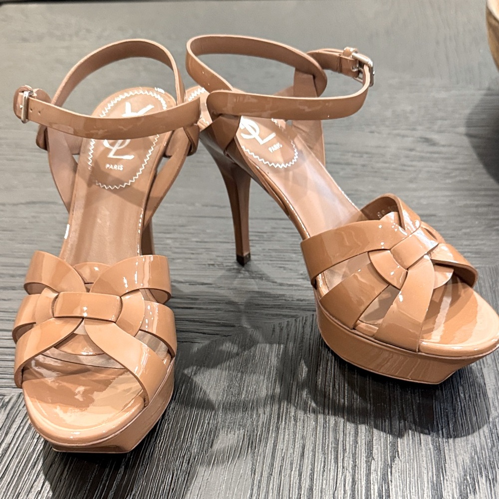Saint Laurent Nude Patent Leather Heels